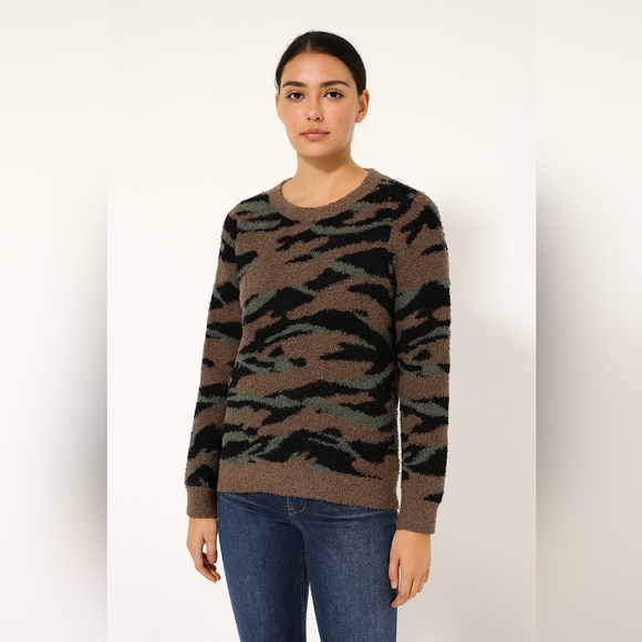 Barefoot Dreams Sweaters - Barefoot Dreams Cozychic Seaside Crew Neck Pullover Army Green Camo Plus Size XS